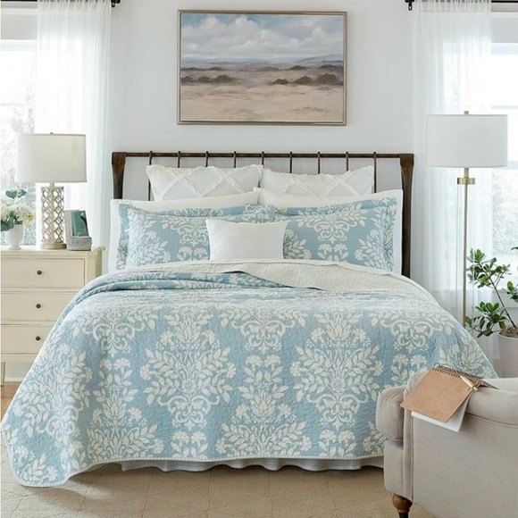 Laura Ashley Other - Laura Ashley Rowland Cotton Reversible Blue Quilt Set KING